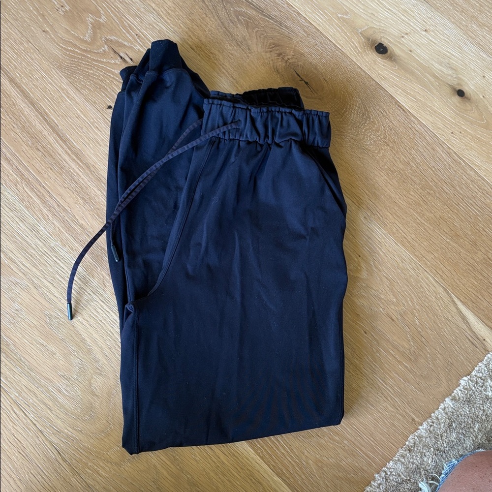 Women's black Lululemon joggers